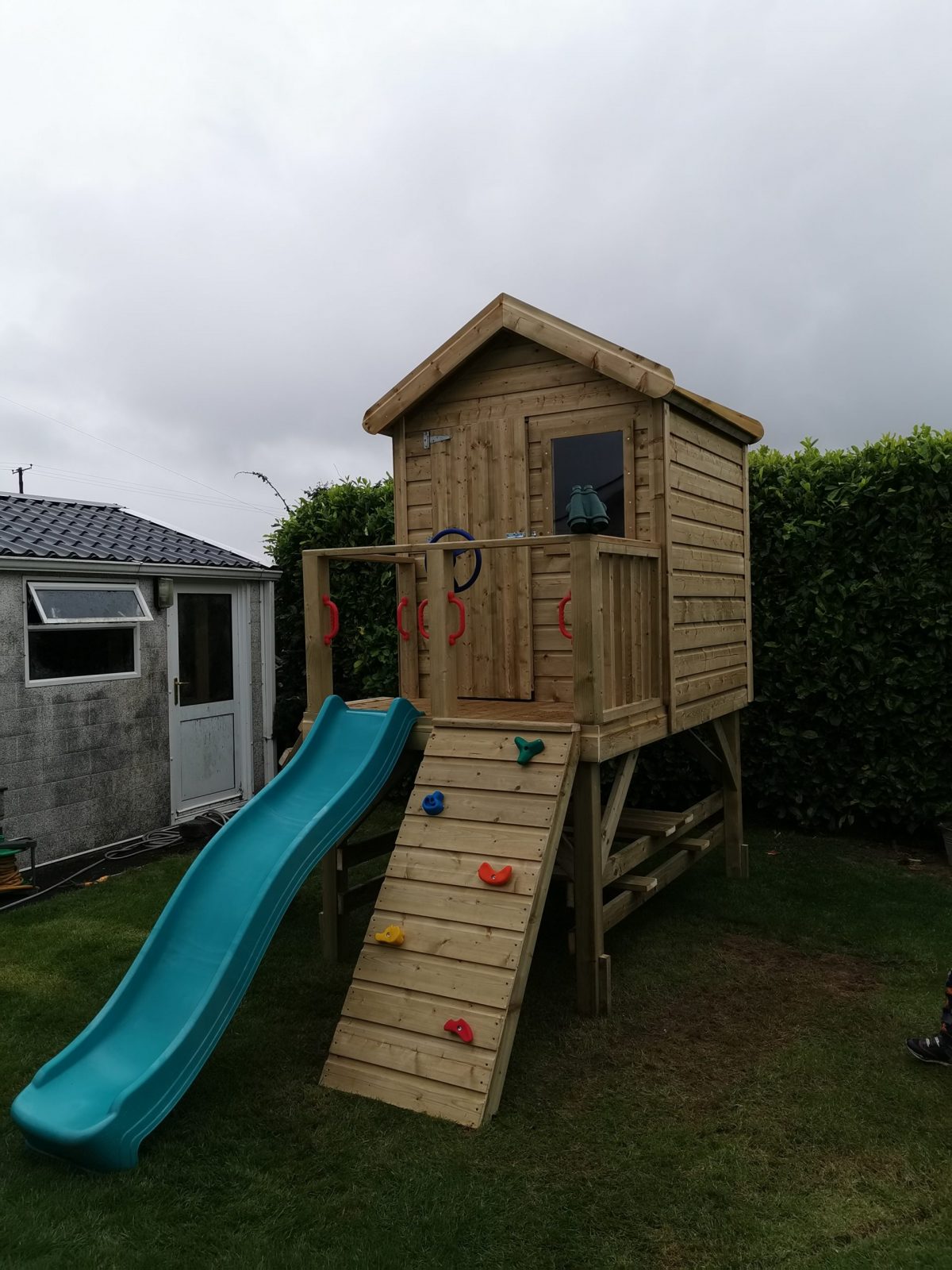 wooden playhouse 5ft x 5ft